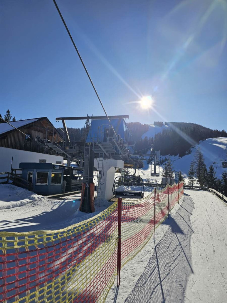 Einige Carving-Schwünge später landete ich bei der Talstation des 4er-Sessellifts.