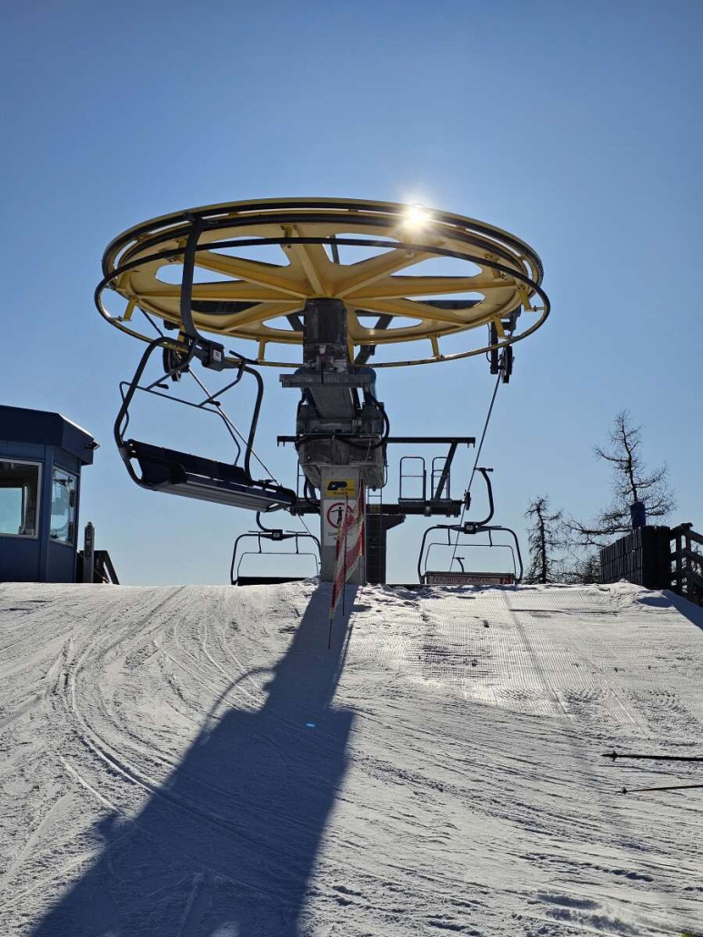 Bergstation des Sessellifts.