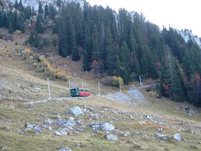 Bergfahrt ZRB Schynige Platte. Immer zwei Garnituren fahren &amp;quot;im Konvoi&amp;quot;.