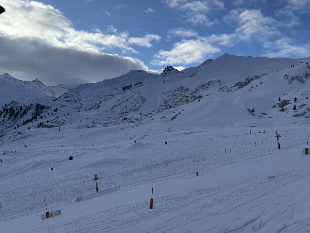 Tolles Gelände hier oben, ganz hinten Tougnette 2