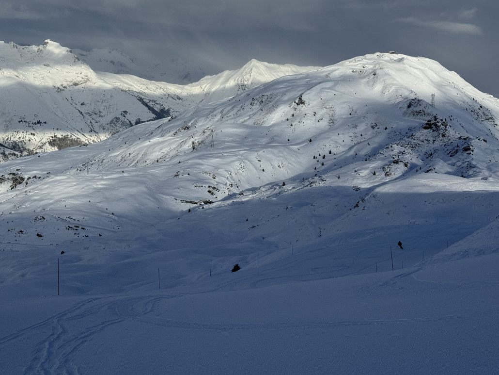 Start Jerusalem, rechts oben der Gipfel heißt Roc de Fer