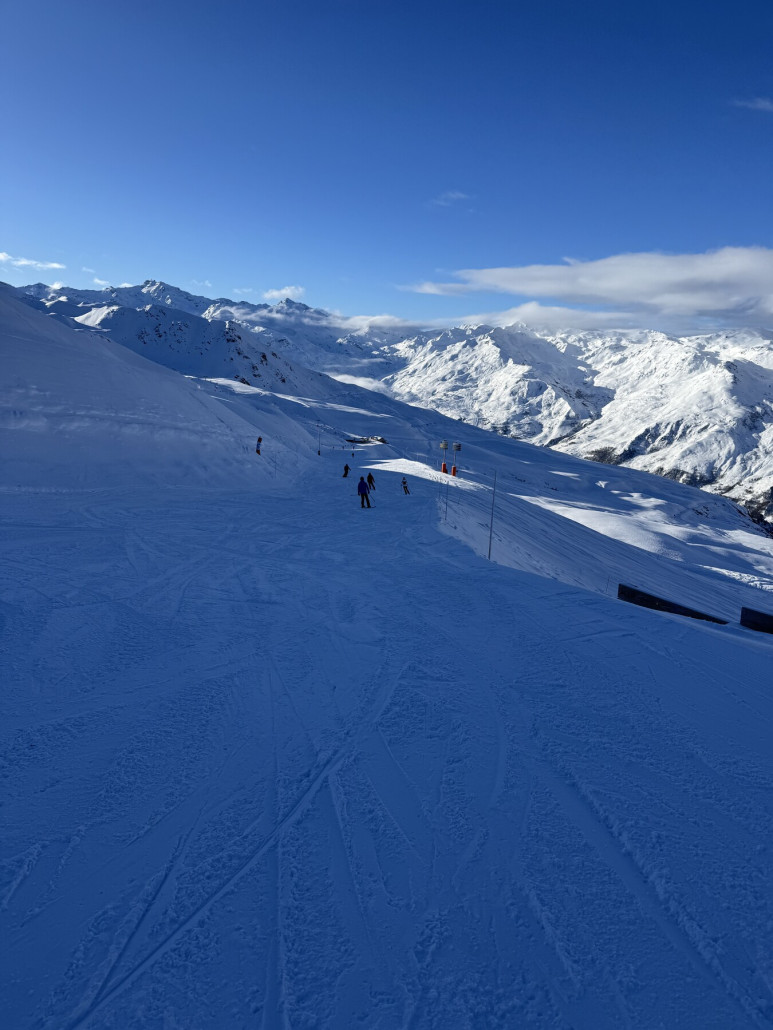 Auf der ewig langen und flachen Gros Tougne unterwegs nach Les Menuires