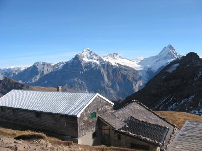 Teile des eher ältlichen Gipfelhotels auf dem Faulhorn.