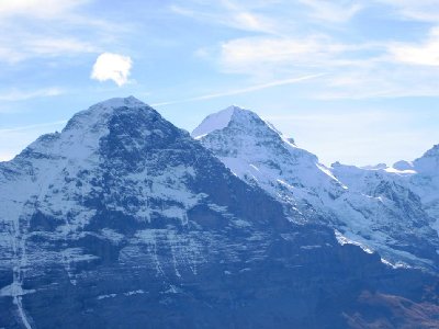 Eiger und Mönch. Rechts das Jungfraujoch mit der Sphinx