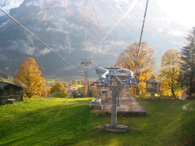 Man hat wohl die Trasse der VR101 beibehalten, aber eine Mittelstation wegrationalisiert