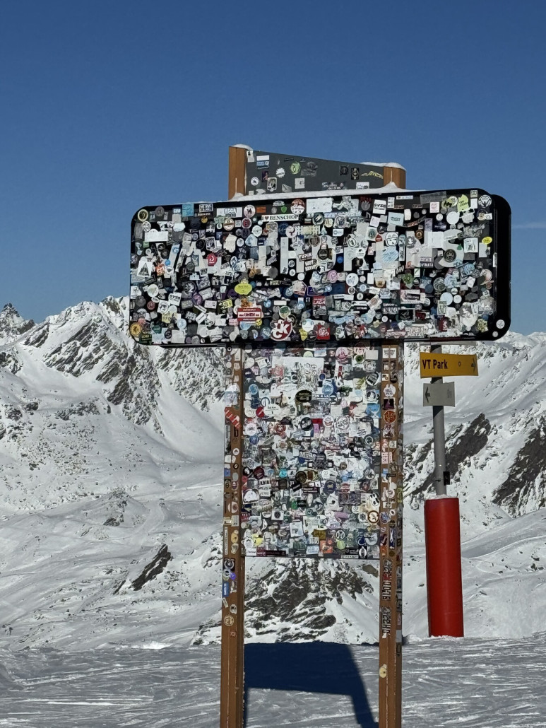 Erinnert mich an die Talstation vom Lezuo in den Dolomiten. Wurde ja auf diese Saison erneuert.