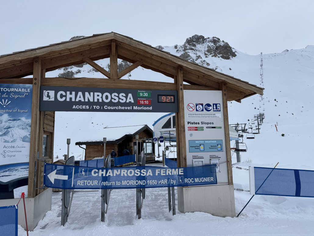 An der Chanrossa um 9:27 Uhr, die nehmen‘s wirklich sehr ernst mit der Zeit