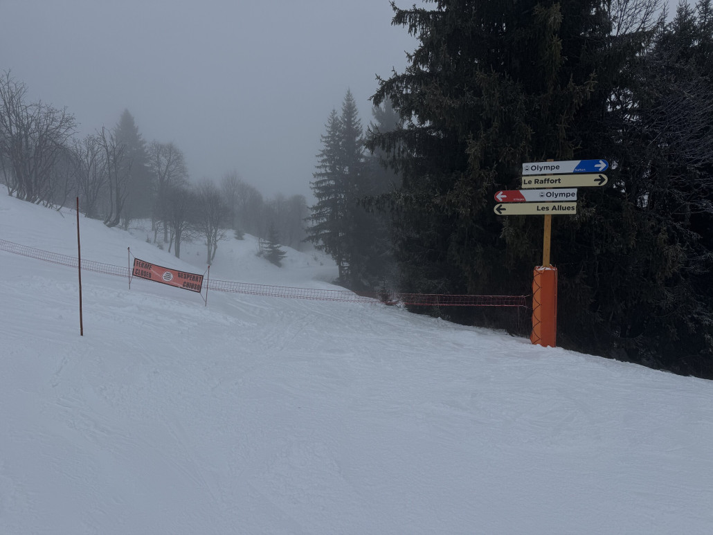 Die Abfahrt nach Les Allues ist gesperrt