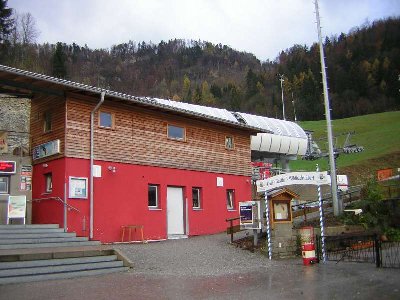 Talstation vom Parkplatz aus