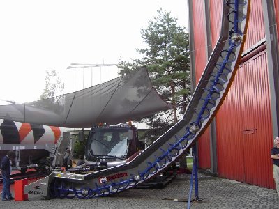 Leitwolf mit Pipemonster im Aussenbereich.