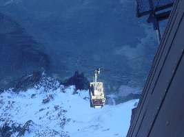 und so schauts aus- von der Bergstation ins Tal-- schon brutal der Anblick