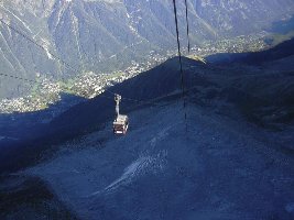 es iss noch schattig- war ca. 9.45- aber die Gegengondel glänzt in der Sonne