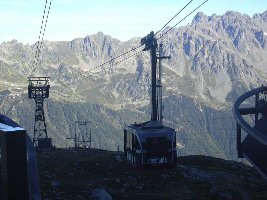 die Aussicht von der Mittelstation auf die Talsektion - gegenüber der Brevent ( kommt im nächsten Bericht )