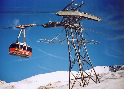 Torrentbahn Mit einem Stützenausstieg.