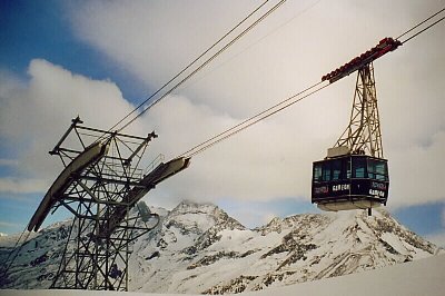 Von Roll Luftseilbahn, angeschrieben mit Habegger. Längfluh