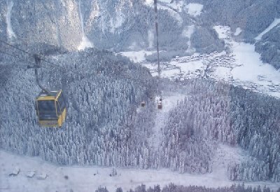 Platz für eine Mittelstation wäre dort alle mal