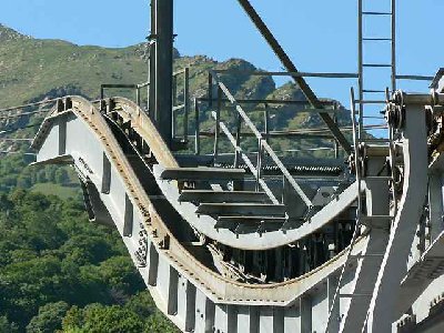 Niederhalter und Ausfahrt selbiger Anlage