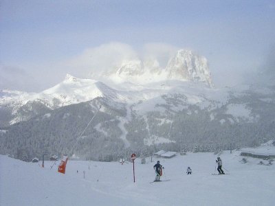 Langkofel durch leichte Nebelschwaden