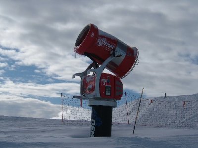 New snow machine on FIS piste