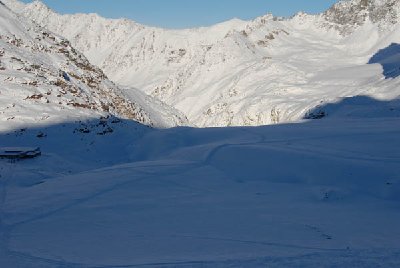 Der Beginn des Notwegs, vom untersten Teil der Mittelbergabfahrt aus gesehen