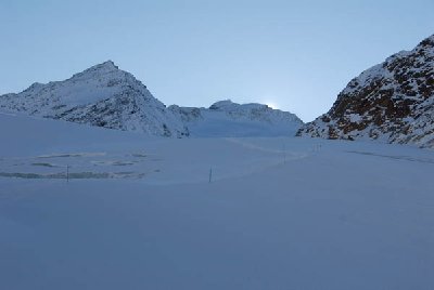 Blick zurück auf das Gletscherende mit dem Notweg