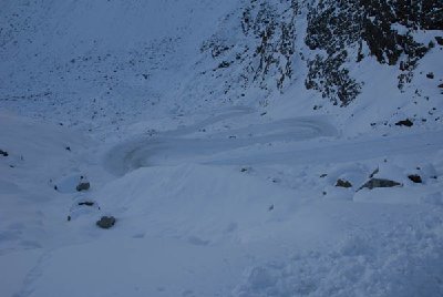 Nun geht es in Serpentinen in den Talgrund.
