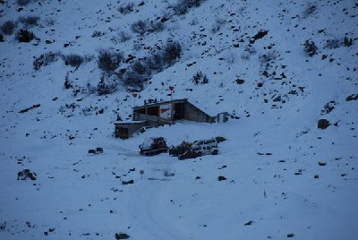 Tastation der Materialseilbahn zur Braunschweiger Hütte, bis hierher gehts auf 4 Rädern.