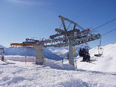 Ähnliche Station aber andere Stützen und Sessel.