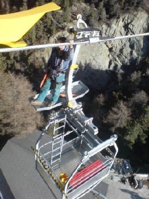 Einstellarbeiten in der Einfahrt der TST ca.25m über Boden.