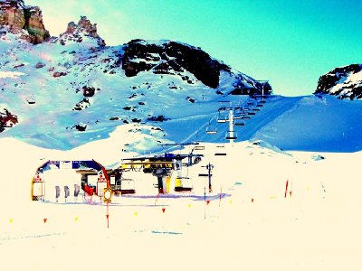 Neuere 4er Du Col in Valtournanche. Den Rest in Valtournanche konnte ich nicht photographieren, da die Bahnen noch nicht liefen