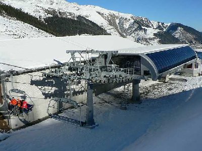 Talstation. Tolle Garagenhalle und die Kompaktstation schaut nid so toll aus wie die 1. Sektion.