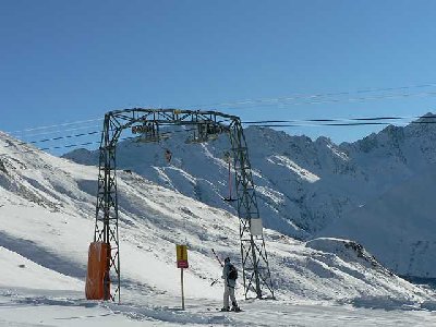 Skilift Alpsu. Neuer Städeli Hochleistungsschlepper