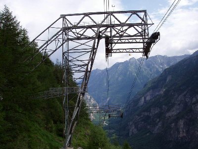 Luftseilbahn San Carlo-Robei. Über 4km lang.