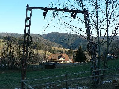 Nochmals die Stütze. Der Lift stellte die Verbindung zwischen Kirchberg und Hochkopf
