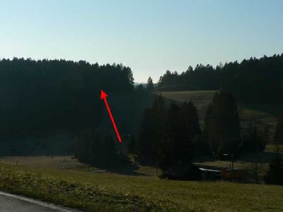 Trasse nur grad 150 mit 3 Stützen. Der stillgelegte Grosslift war 1200m lang und hatte 12 Stützen.