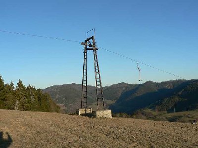 Gegenseil hat nur 4 Stützen. Liftlänge 800m