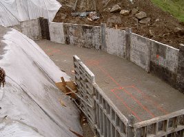 Es wurden bereits die Positionen der Abspannsockel eingezeichnet.