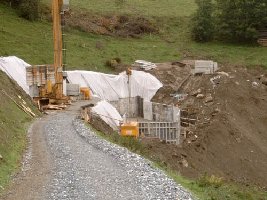 Baugrube Umlenkstation. Hier wird es kein Zu- und Aussteigen geben.