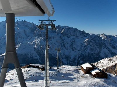Neue Bahn, altes Bergrestaurant &amp;amp; alte Bergstation