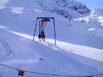Bergstation des Skiliftes Lattenstafel. Zugleich auch Spannstation.