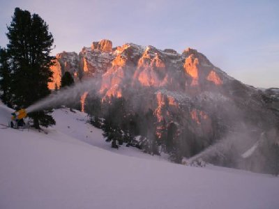 ...nach dem flacheren Teil folgen einige steilere Abschnitte inkl. Beschneiung...