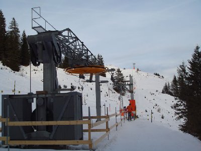 Neuer Verbindungslift. Wer hat ihn gebaut?