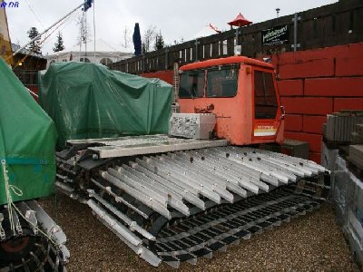 Super System eigentlich die Kanonen sind auf Anhänger und der 170-er zieht die Anhänger hoch!