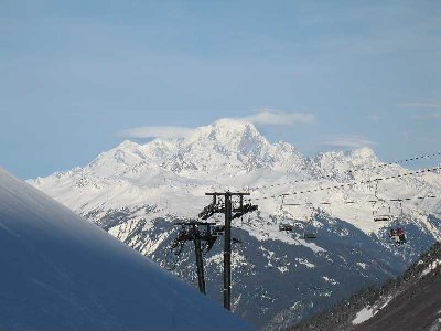 erneut der 2er Sessel; im Hintergrund Mont Blanc