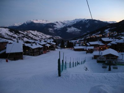 Valmorel la Belle; rechts unten im Bild: L'Altispace - 4er Sessel