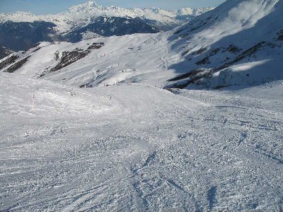Rote Piste richtung Valmorel vom St.Francois - Teil kommend<br />(2 Orte, 1 Gebiet)