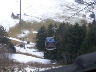 Blick zurück über die Trasse der Hochalmbahn Richtung Talstation
