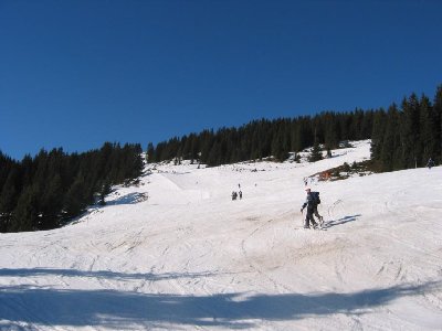 Gute Frühjahrsskiverhältnisse auf der Piste 66 oberhalb der Jägerwurzhütte