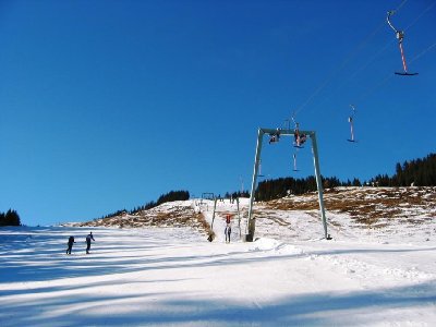 Wieder der Links-Rechts-Vergleich. Dachte, dass rechts des SLtes auch beschneit wird...?