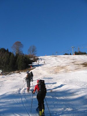 Aufstieg entlang Piste 60. Gefahrlos, da 0,0 Gegenverkehr von oben